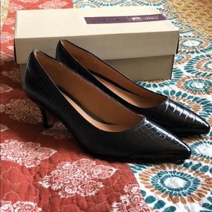 Clark’s Sage Cooper Black Leather Pumps 9.5M ☀️